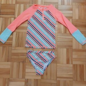 3/25$💚Girls  rushguard swimming suit size 3T